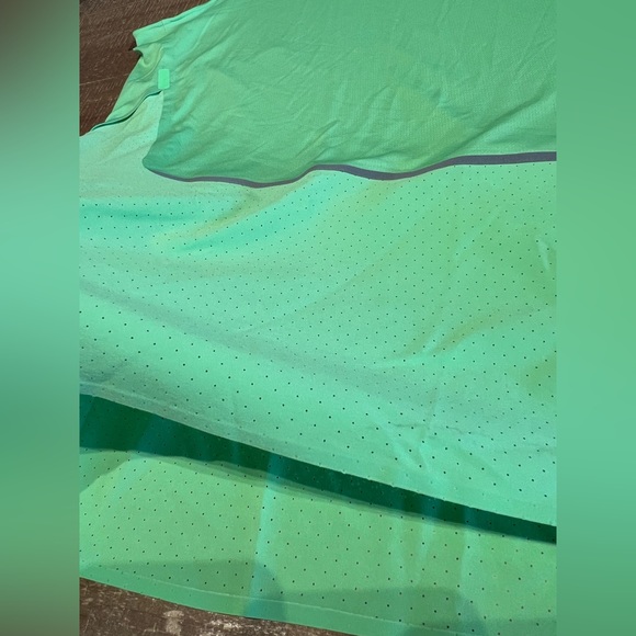 ✨Host Pick ✨ Lululemon Men’s Lightweight Trail Running Tank Top - Picture 7 of 12